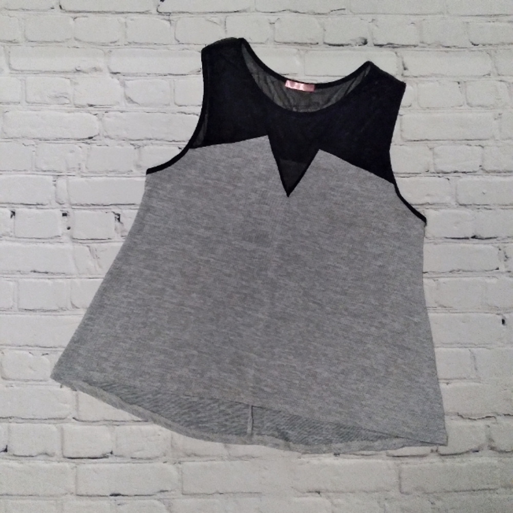 Social Teen sleeveless hi-low top